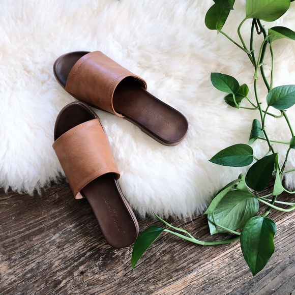 • f a u x l e a t h e r s l i d e r • - Picture 2 of 4